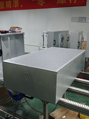 ≥ 99,99% Efficienza di filtraggio Cappuccio laminare con materiale filtro in fibra di vetro e materiale di telaio in acciaio galvanizzato
