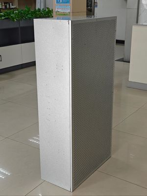 Cappuccio di flusso laminare professionale con grado di purificazione 100 grado ISO14644-1 Standard ed efficienza del filtro ≥ 99,99%